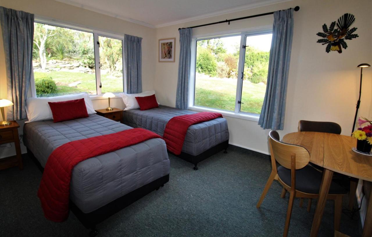 Labyrinth Gardens Guest House 塔卡卡 外观 照片