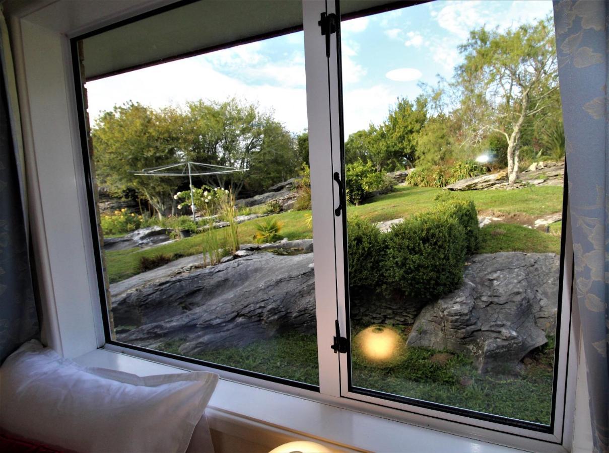 Labyrinth Gardens Guest House 塔卡卡 外观 照片