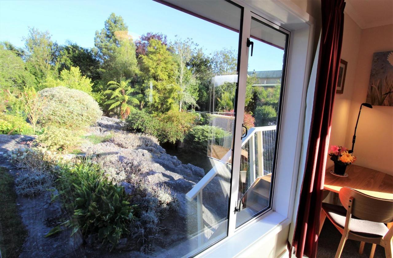 Labyrinth Gardens Guest House 塔卡卡 外观 照片